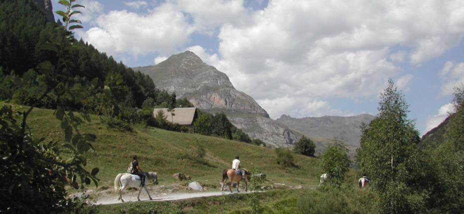 ᐃ CARAVANEIGE D&#39;ESPLANTATS ** - randonnee cheval pyrenees