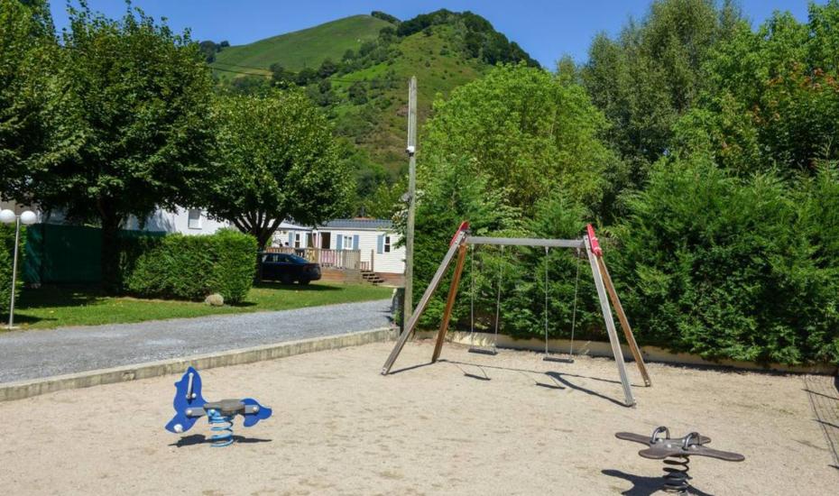 ᐃ CARAVANEIGE D&#39;ESPLANTATS ** - camping hautes pyrenees aire de jeux