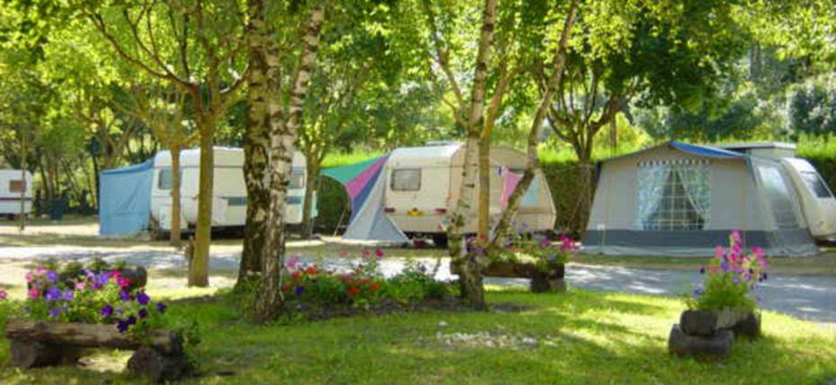 ᐃ CARAVANEIGE D&#39;ESPLANTATS ** - camping occitanie